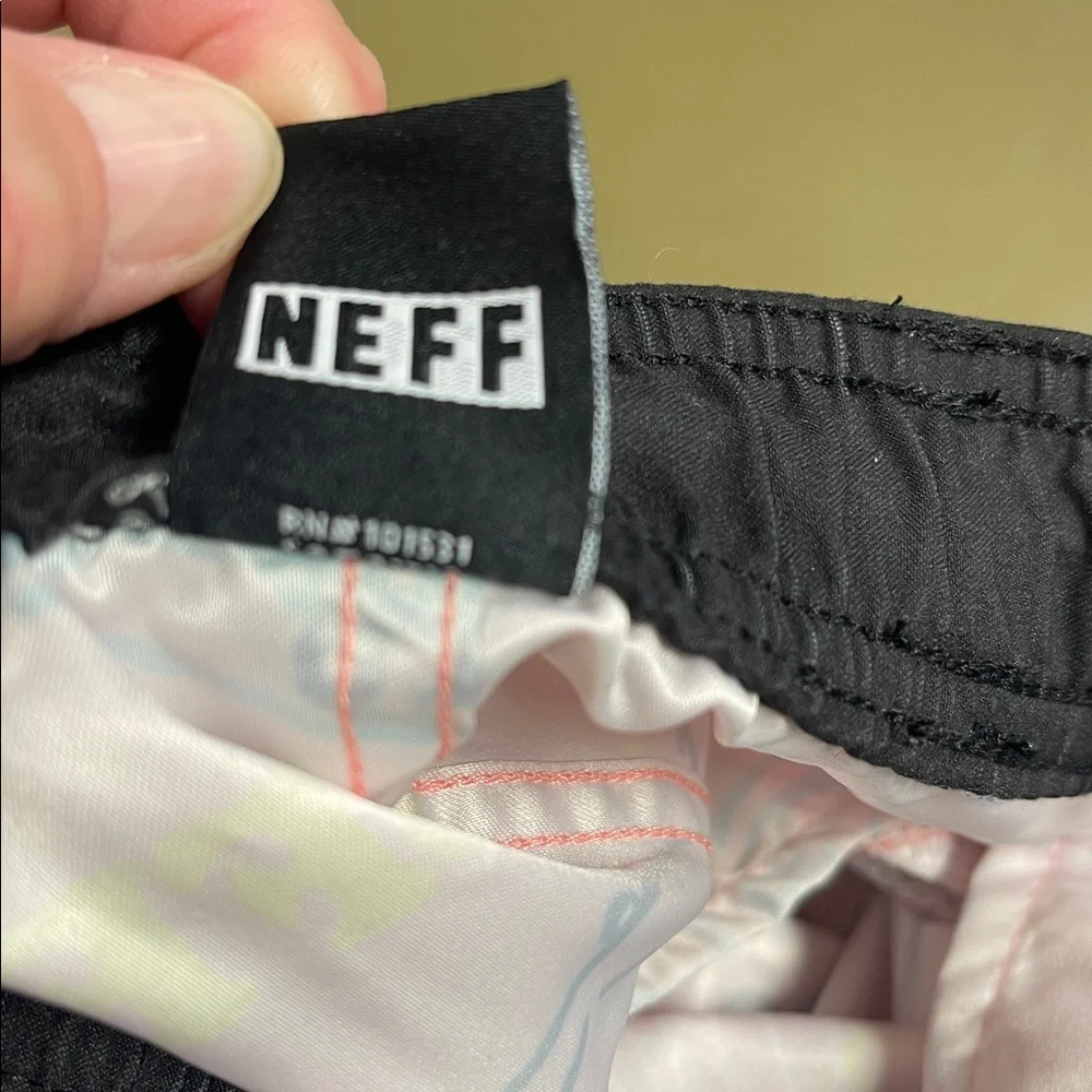 NEFF Peanuts Crew Swim Shorts Small NWT